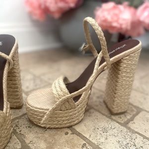 Yawl Platform Heeled Sandal in Natural Raffia
Jeffrey Campbell 9.5
